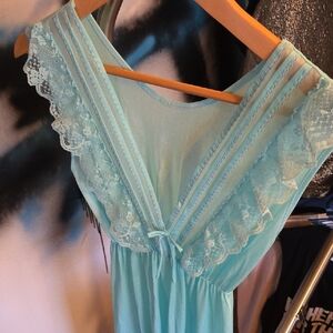 Lace Trim Sleepwear in Light Blue..vinrage..small